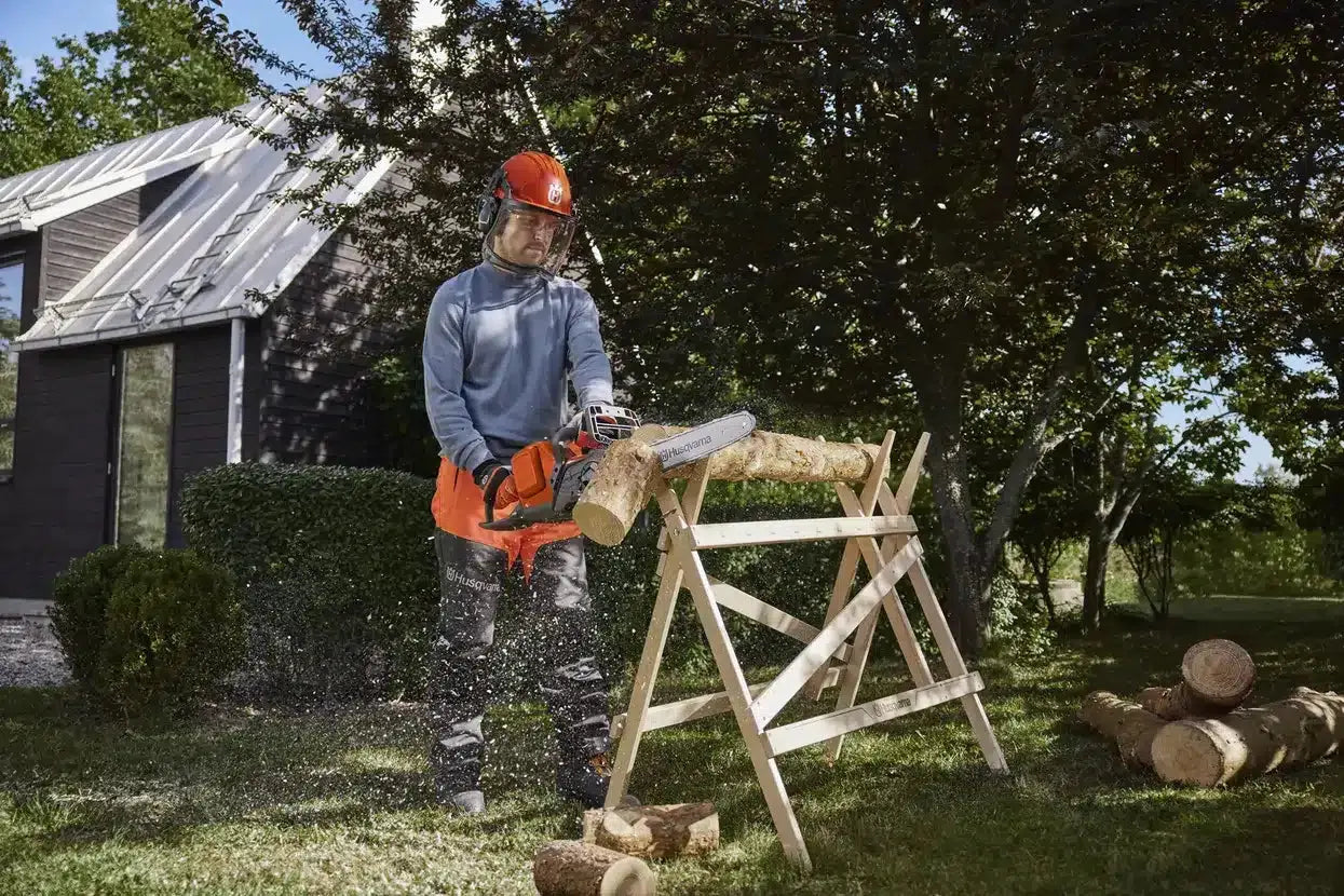 Tronçonneuse HUSQVARNA 240i (sans batterie ni chargeur) HUSQVARNA